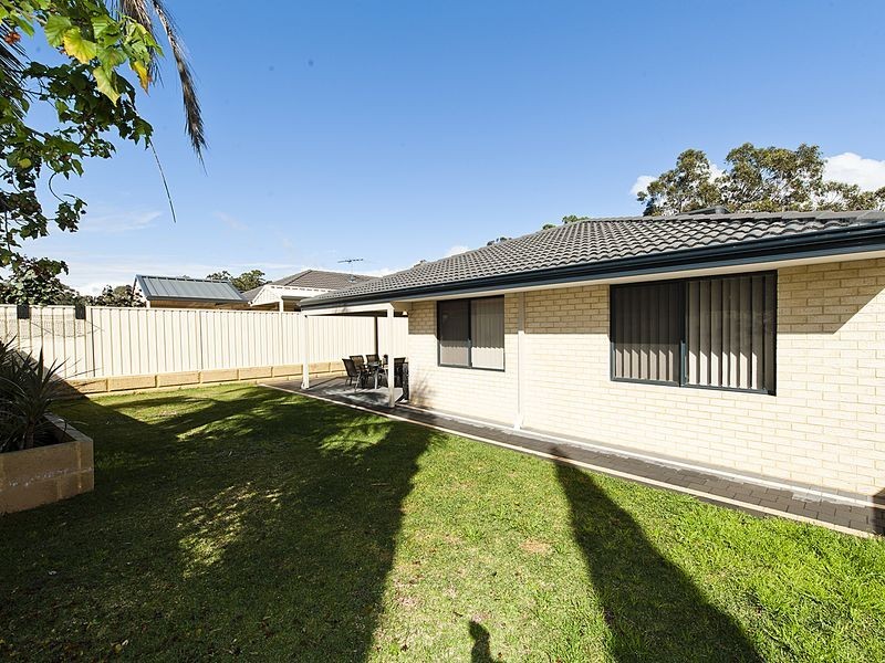 25 Lovett Drive, Forrestfield WA 6058