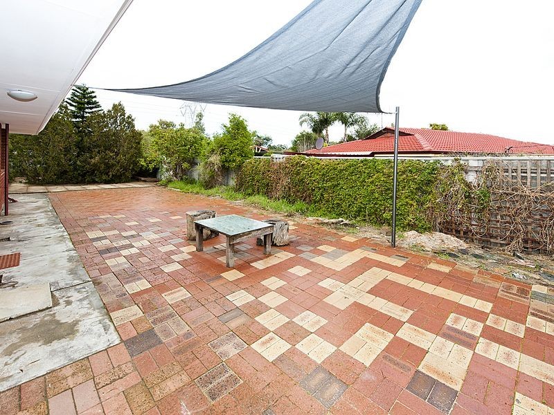 7 Moira Avenue, Forrestfield WA 6058