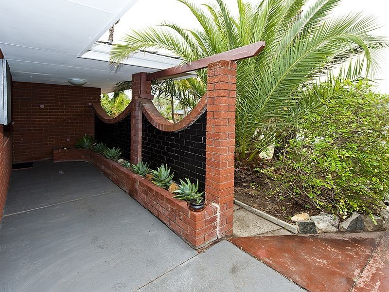 7 Moira Avenue, Forrestfield WA 6058