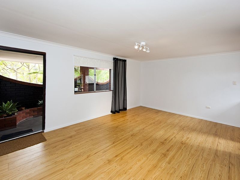 7 Moira Avenue, Forrestfield WA 6058