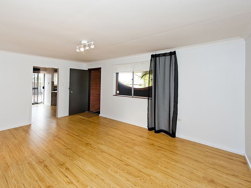 7 Moira Avenue, Forrestfield WA 6058