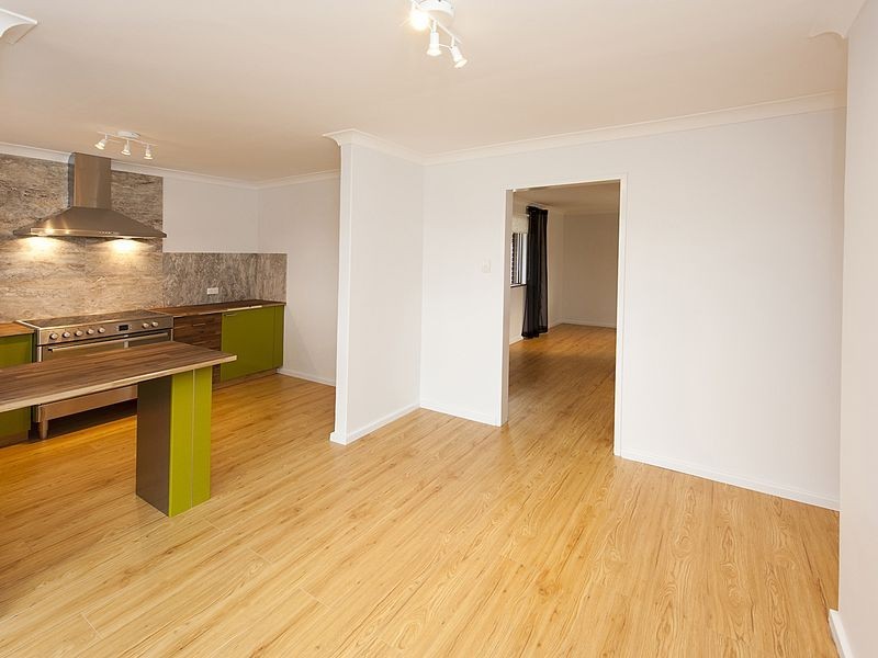 7 Moira Avenue, Forrestfield WA 6058