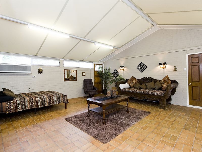 129 Railway Road, Gooseberry Hill WA 6076