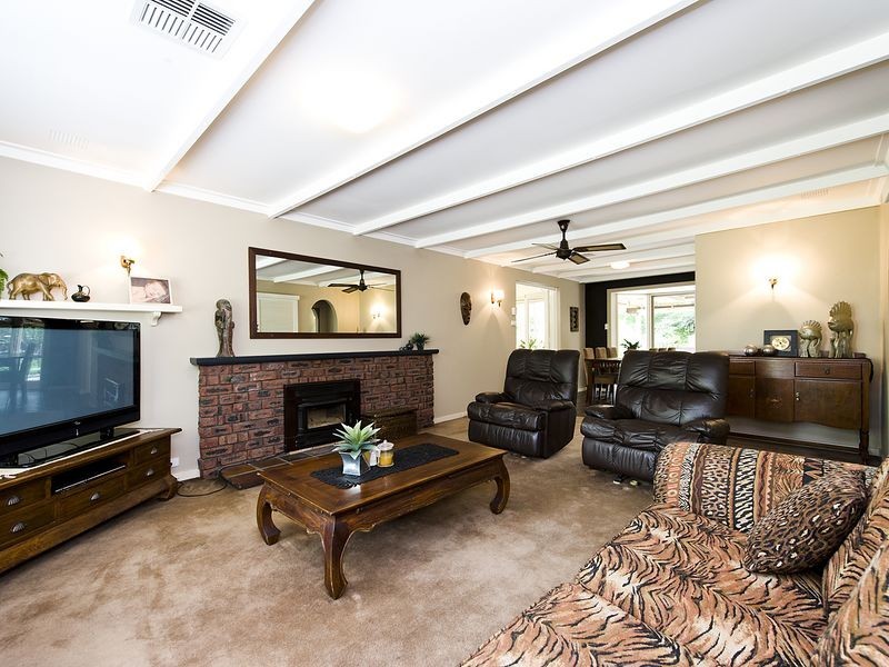 129 Railway Road, Gooseberry Hill WA 6076