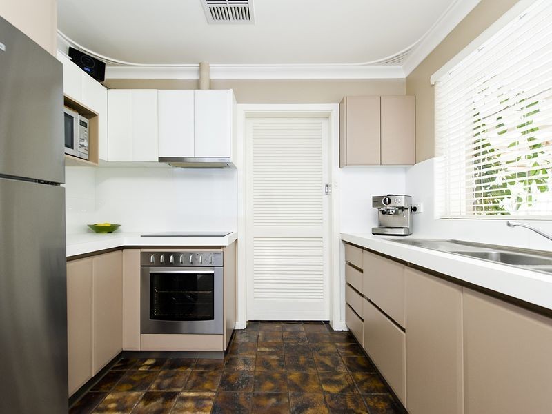 129 Railway Road, Gooseberry Hill WA 6076