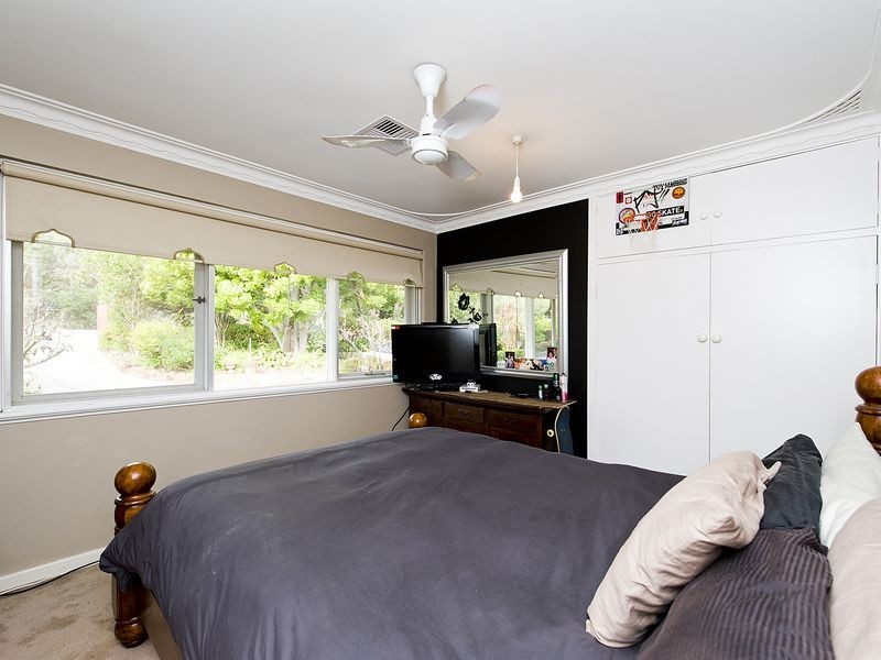 129 Railway Road, Gooseberry Hill WA 6076