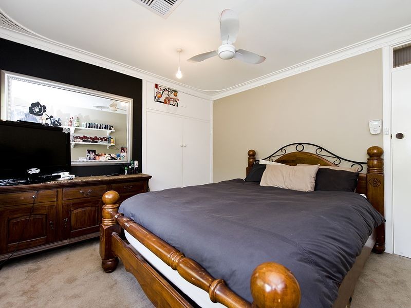 129 Railway Road, Gooseberry Hill WA 6076