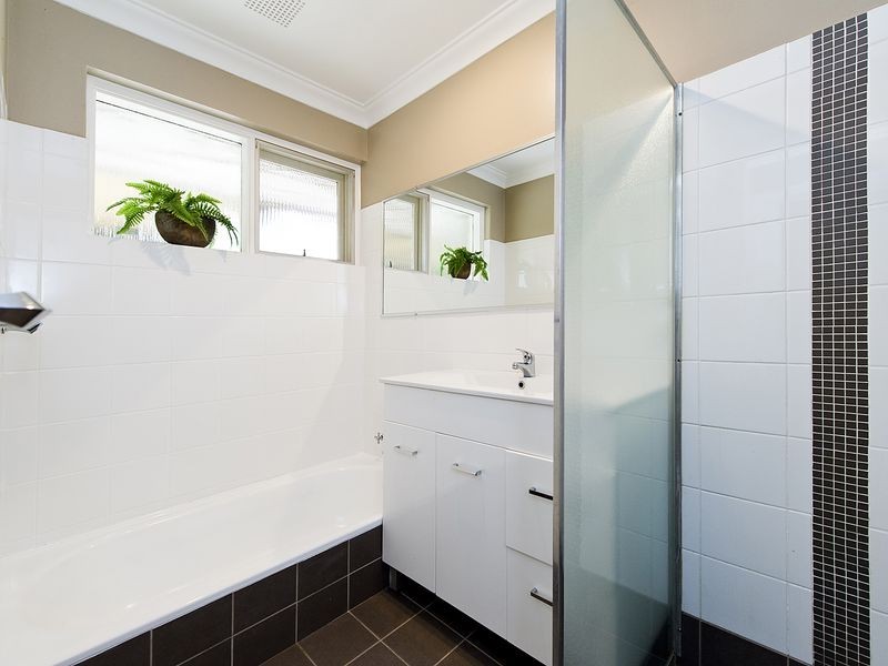 129 Railway Road, Gooseberry Hill WA 6076