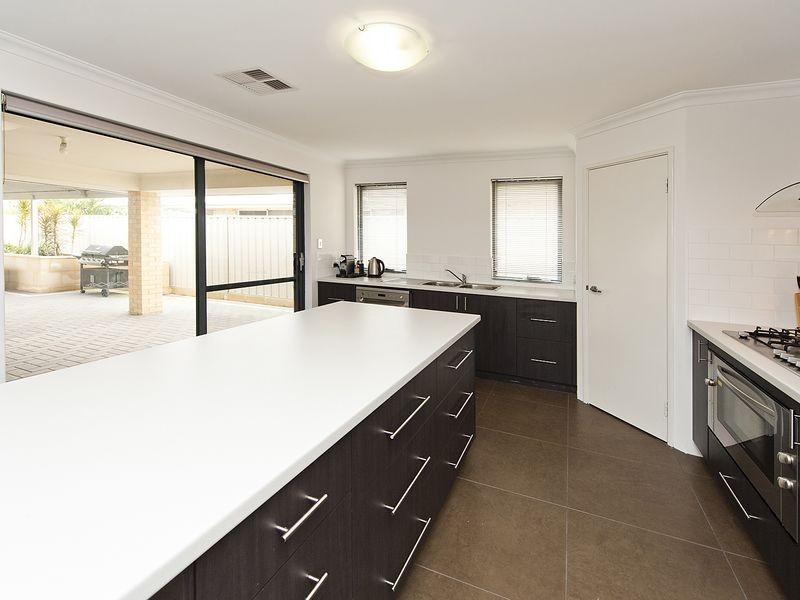 71 The Promenade, Wattle Grove WA 6107