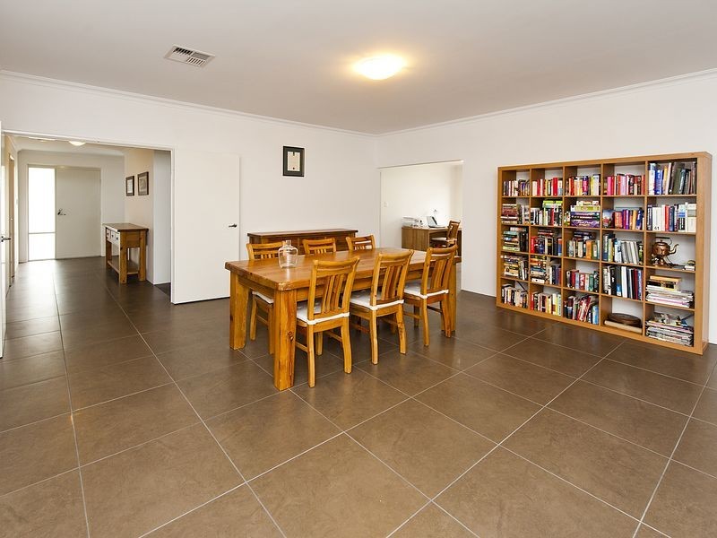 71 The Promenade, Wattle Grove WA 6107