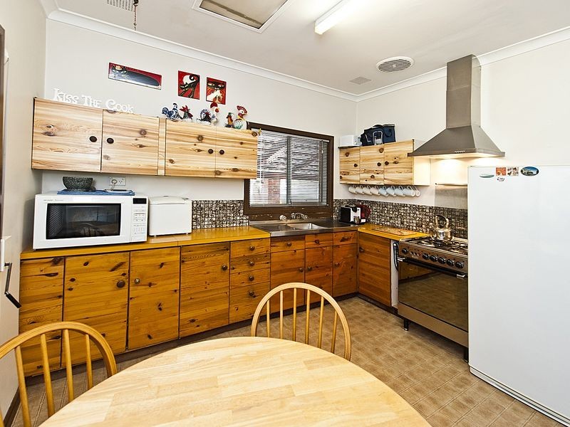 5 Richards Road, High Wycombe WA 6057