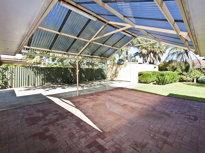 32 Calluna Way, Forrestfield WA 6058