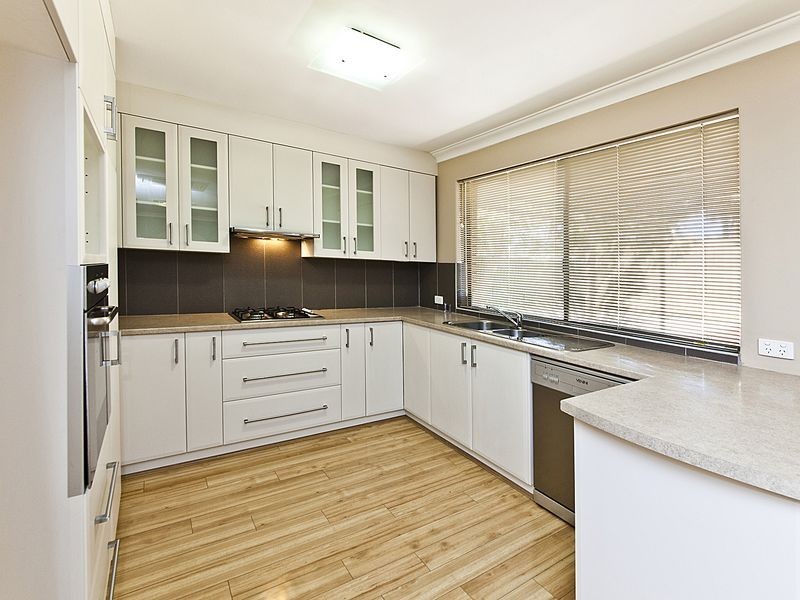 32 Calluna Way, Forrestfield WA 6058