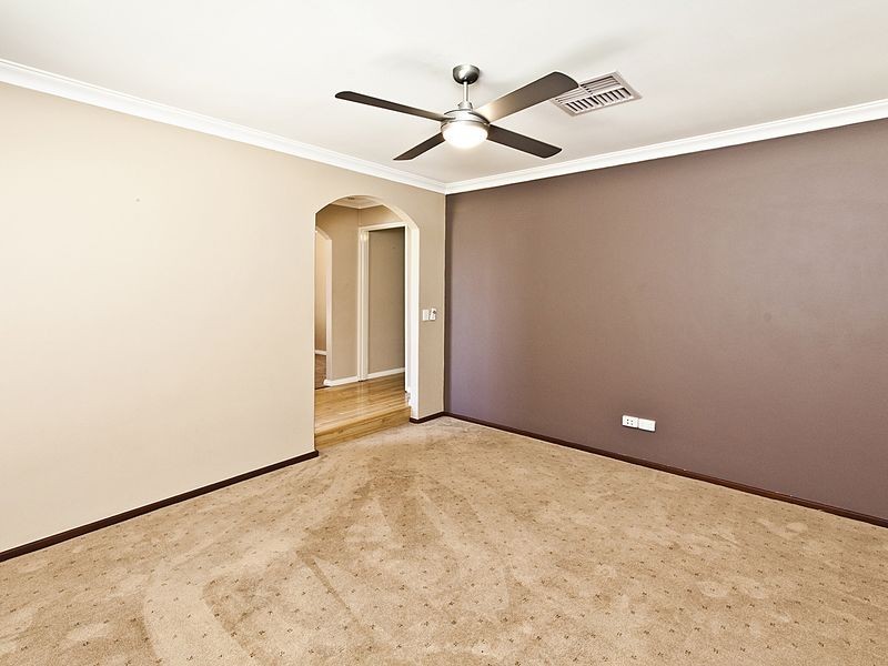 32 Calluna Way, Forrestfield WA 6058