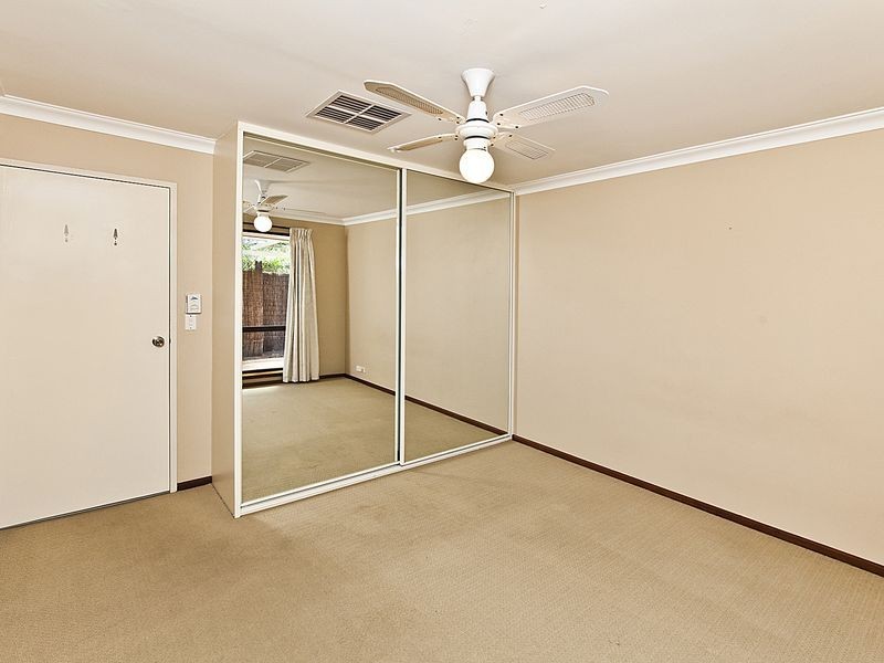32 Calluna Way, Forrestfield WA 6058