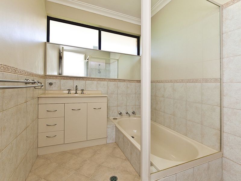 32 Calluna Way, Forrestfield WA 6058