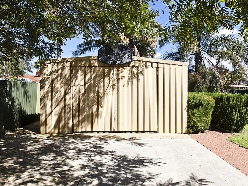 32 Calluna Way, Forrestfield WA 6058