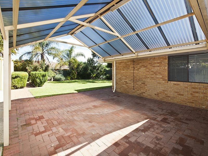 32 Calluna Way, Forrestfield WA 6058