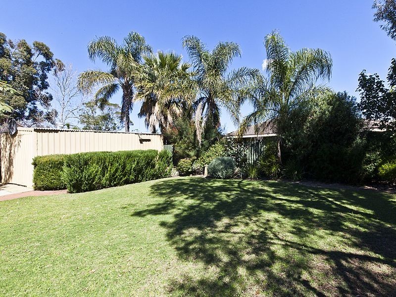 32 Calluna Way, Forrestfield WA 6058