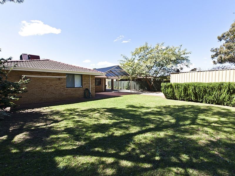 32 Calluna Way, Forrestfield WA 6058