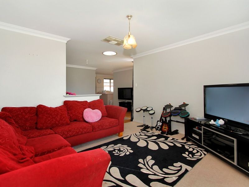 Unit 11/23 Magnolia Way, Forrestfield WA 6058