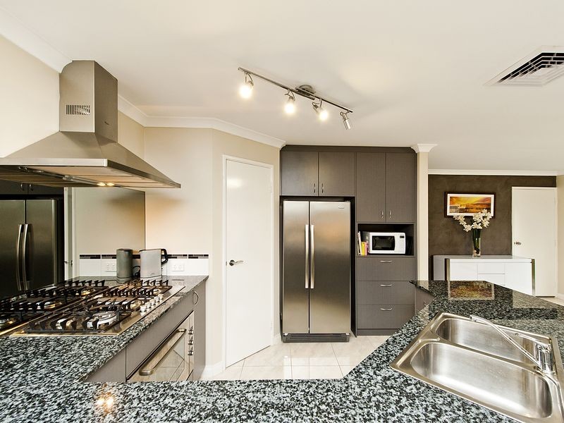 34 Norwich Way, High Wycombe WA 6057