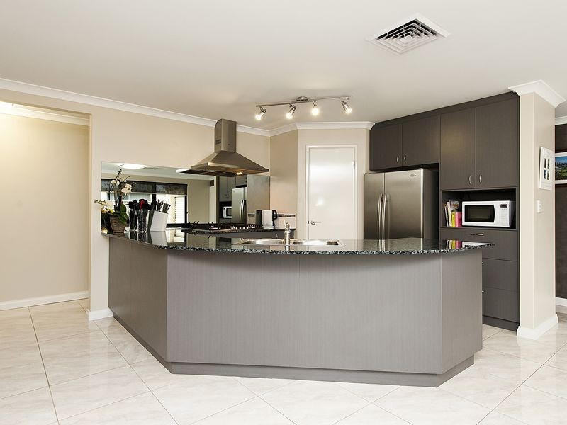 34 Norwich Way, High Wycombe WA 6057