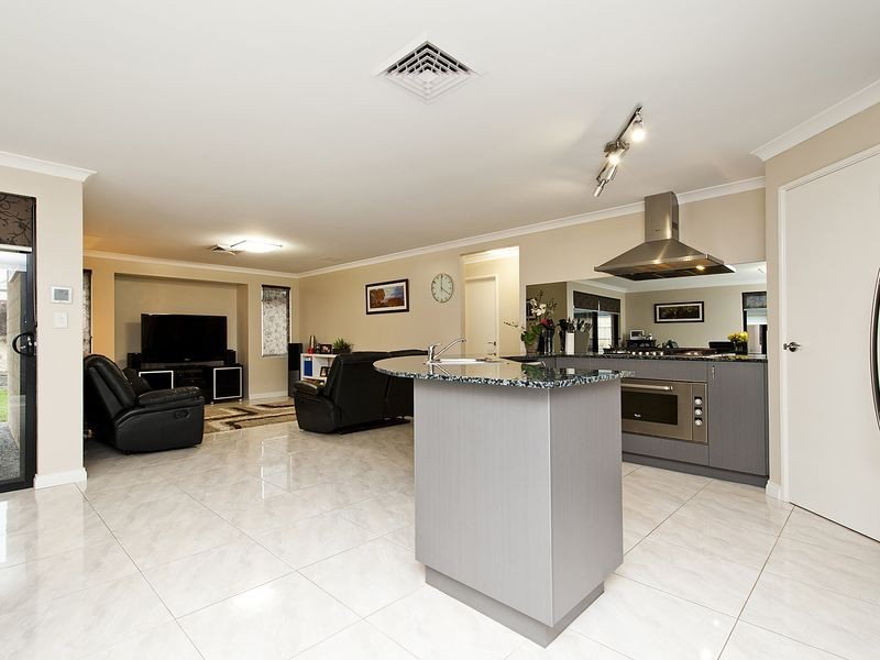 34 Norwich Way, High Wycombe WA 6057