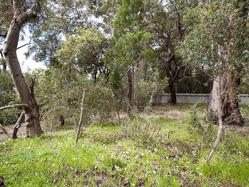 27 Hope Crescent, Lesmurdie WA 6076