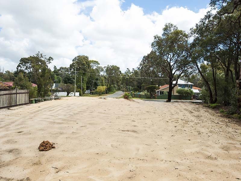 27 Hope Crescent, Lesmurdie WA 6076