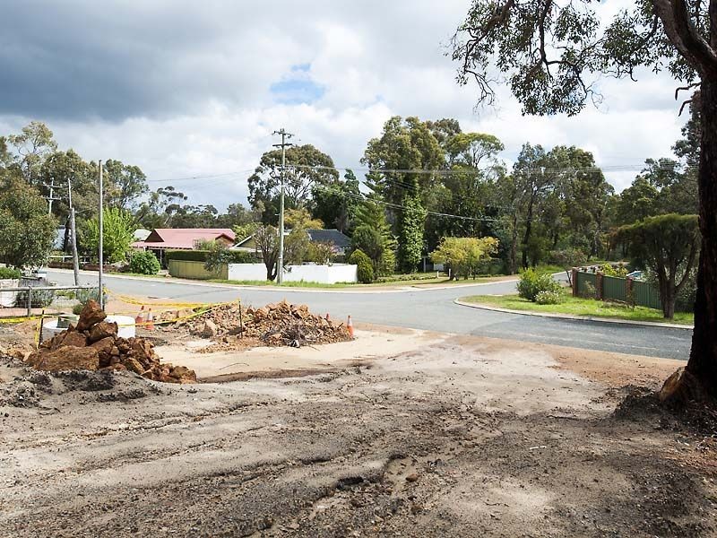 27 Hope Crescent, Lesmurdie WA 6076