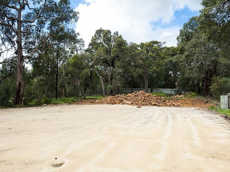 27 Hope Crescent, Lesmurdie WA 6076