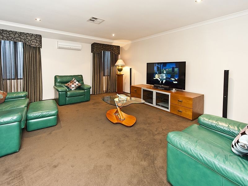 3 Foxton Boulevard, High Wycombe WA 6057