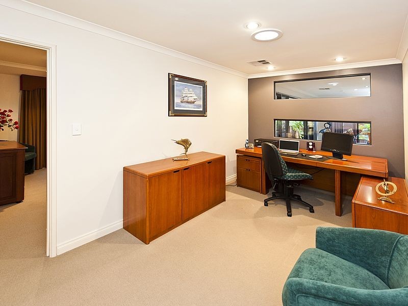 3 Foxton Boulevard, High Wycombe WA 6057