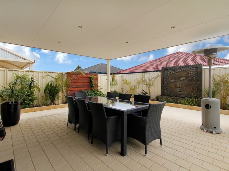 24 Magnesia Road, Wattle Grove WA 6107
