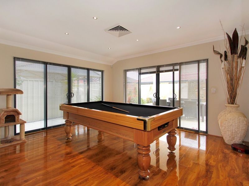 24 Magnesia Road, Wattle Grove WA 6107