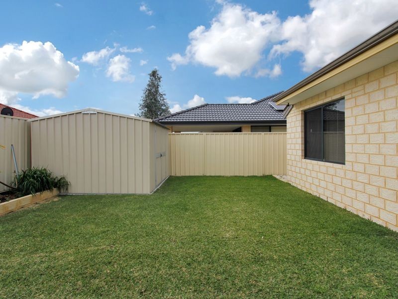 24 Magnesia Road, Wattle Grove WA 6107