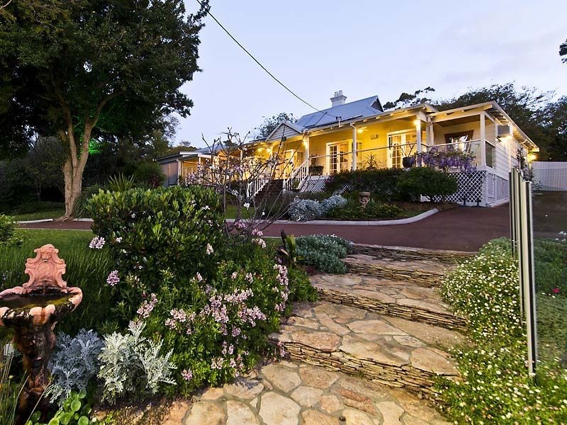 74 Davies Crescent, Gooseberry Hill WA 6076