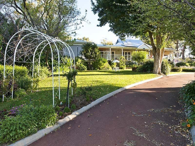 74 Davies Crescent, Gooseberry Hill WA 6076