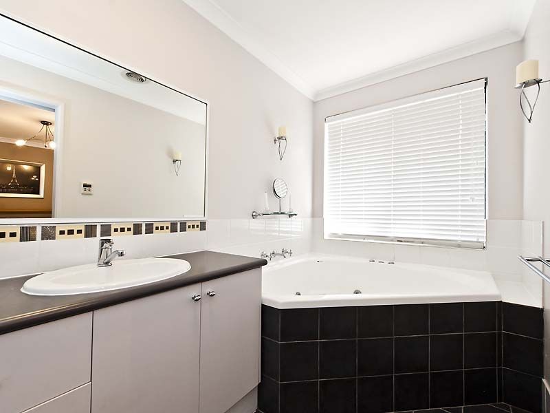 29 Fleet Circle, High Wycombe WA 6057