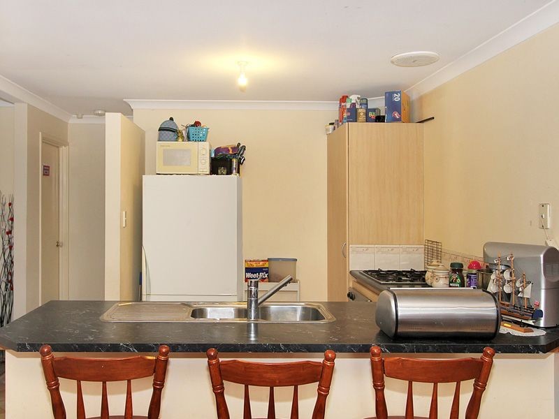 2 Mica Mews, Wattle Grove WA 6107