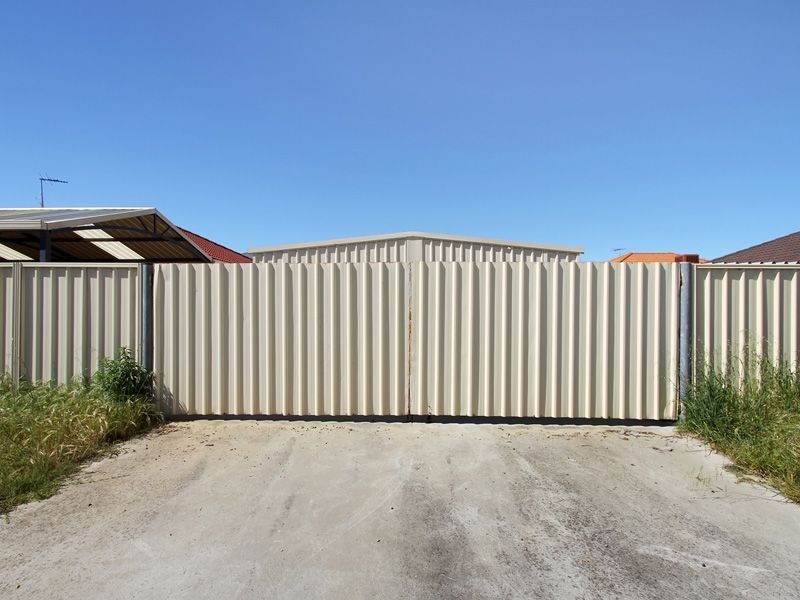 2 Mica Mews, Wattle Grove WA 6107