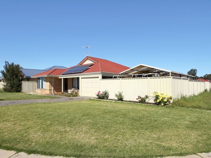 2 Mica Mews, Wattle Grove WA 6107