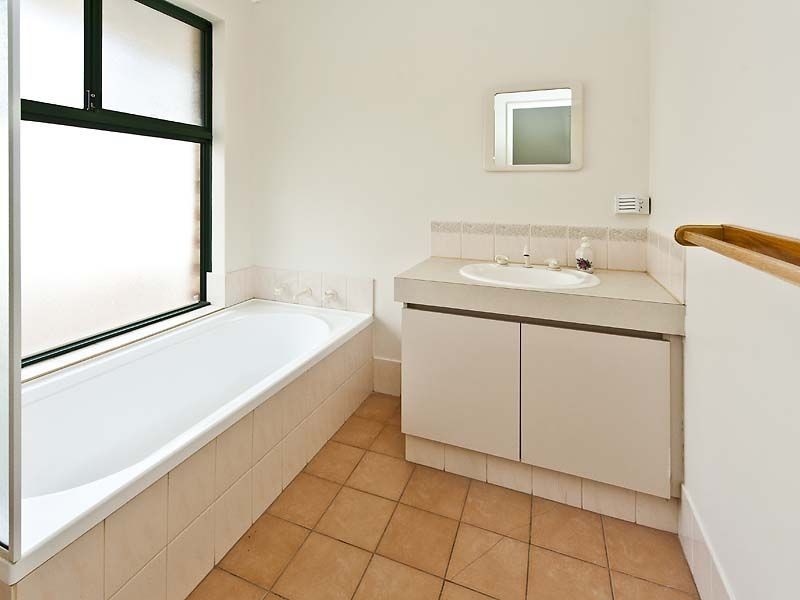 8 Littlefield Road, High Wycombe WA 6057