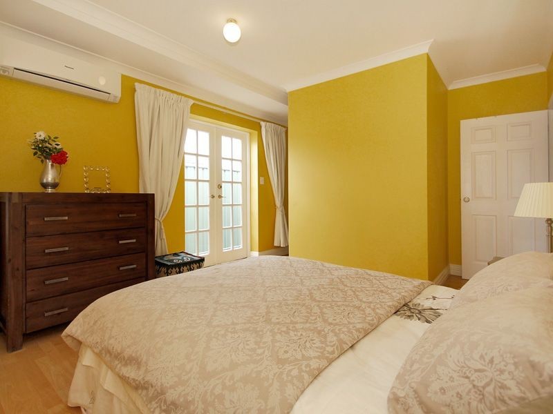 15 Merlin Way, Wattle Grove WA 6107