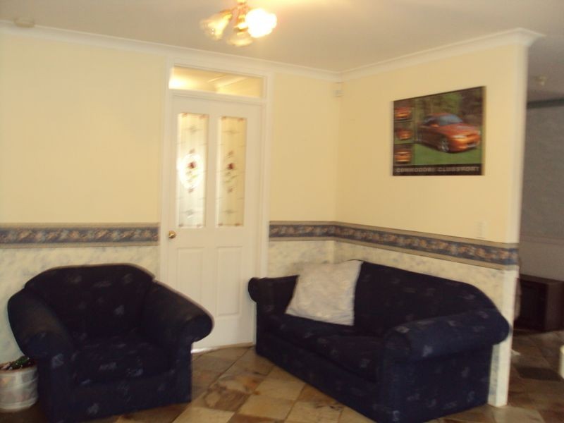 40 Birrine Gardens, High Wycombe WA 6057