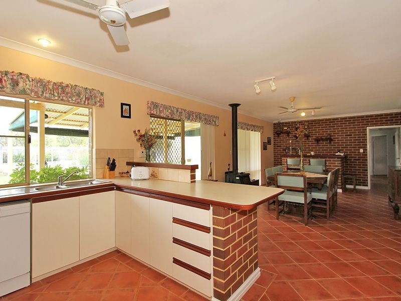 56 Victoria Road, Wattle Grove WA 6107