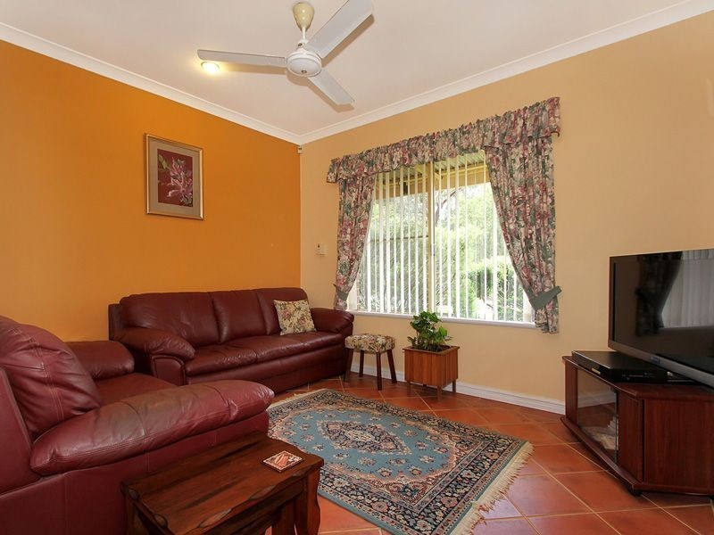 56 Victoria Road, Wattle Grove WA 6107