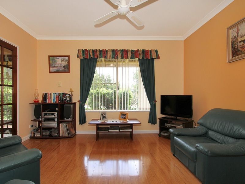 56 Victoria Road, Wattle Grove WA 6107