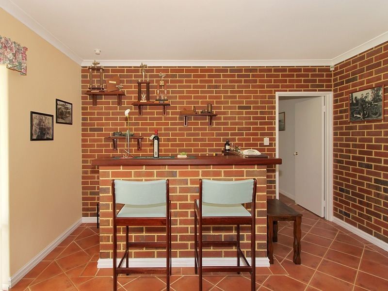 56 Victoria Road, Wattle Grove WA 6107